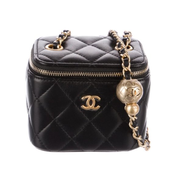 CHANEL Lambskin Quilted Pearl Crush Small Vanity Case With Chain